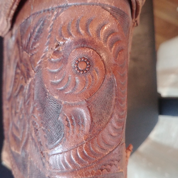 Vintage brown leather tooled clutch - Picture 8 of 8